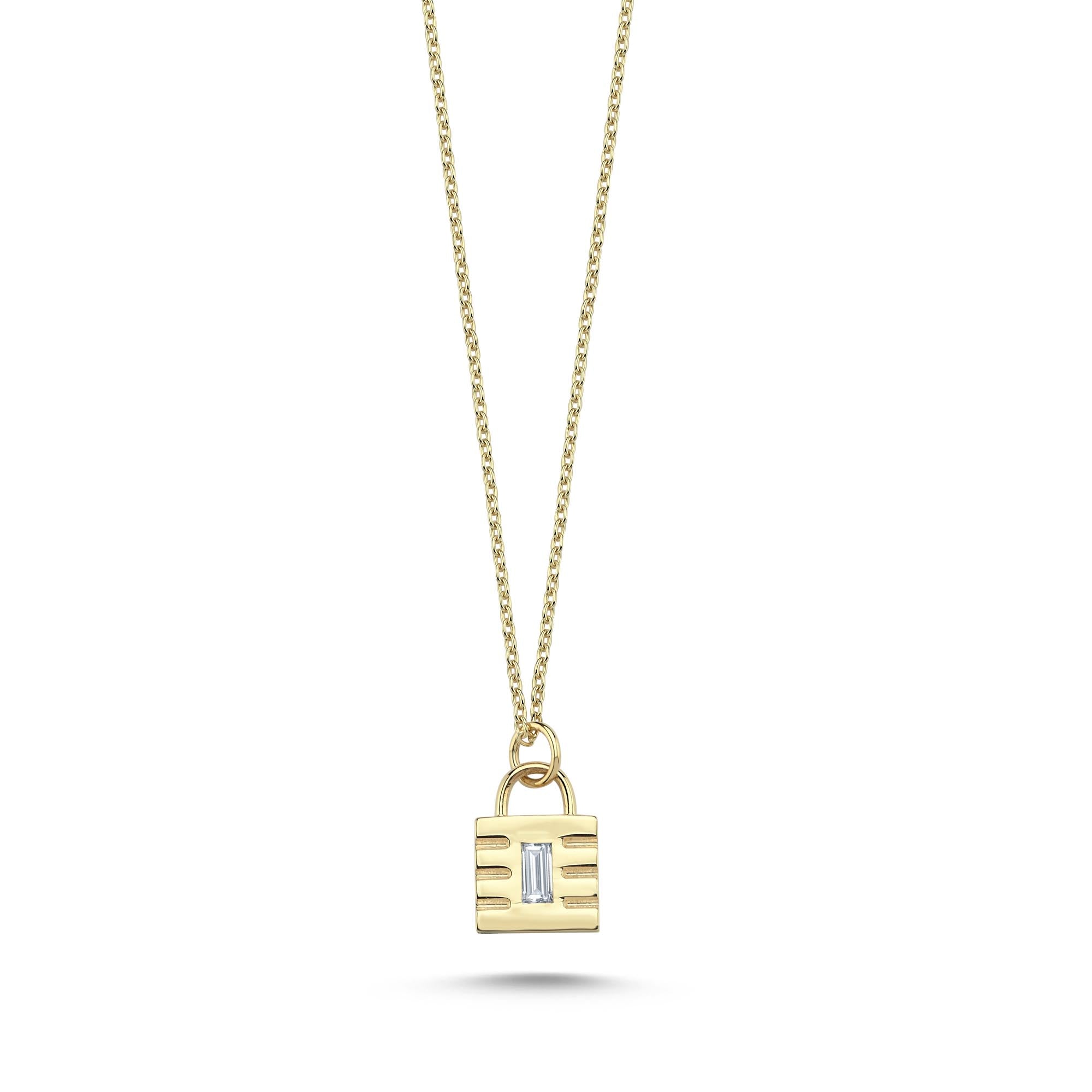 Dainty Padlock Necklace with Diamond
